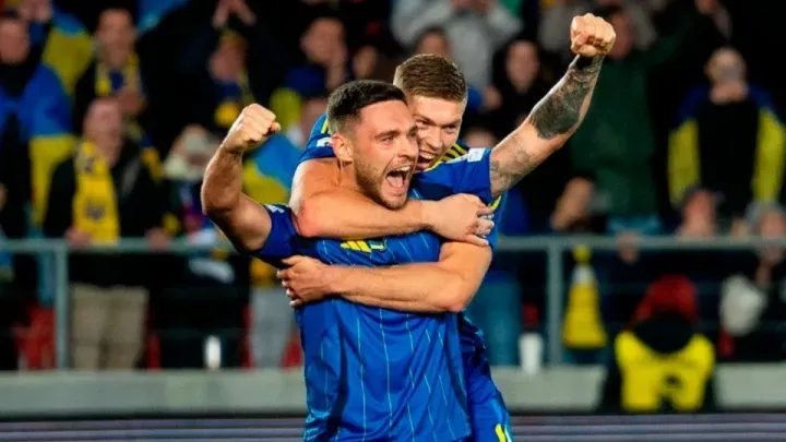 На фоні Колізею: Довбик разом з зіркою збірної України опублікували фото зі столиці Італії