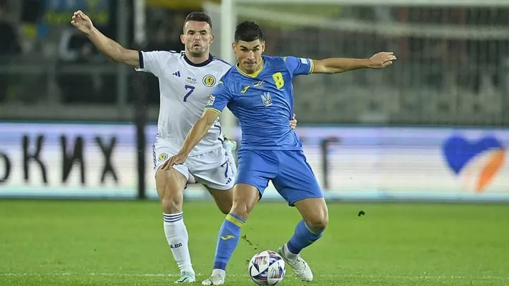 Підтримка із Генуї: Малиновський завітав до табору збірної України перед матчем з Італією