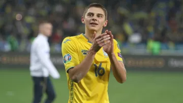 Травма Миколенка: Ребров повідомив свіжі новини щодо відновлення ключового гравця збірної України