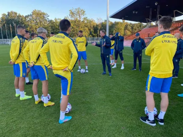 Гравці Дніпра-1 пропустили перше тренування збірної України в Польщі: відома причина