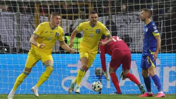 Яремчук чи Довбик: легенда Динамо назвав форварда збірної України, який розпочне гру з ісландцями зі старту