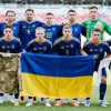 Чию футболку гравці збірної України винесли на стадіон перед матчем з Канадою? Ось хто такий Роман Максимюк