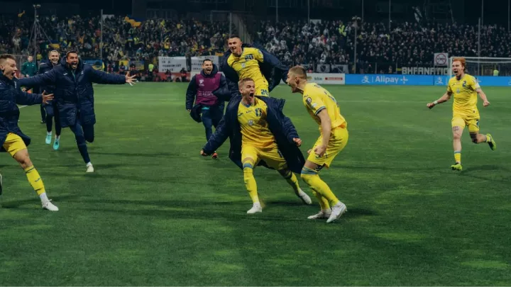 Україна – Ісландія: аналітики назвали фаворита матчу за путівку на Євро-2024 та оцінили шанс Довбика на гол