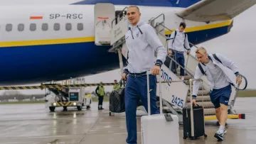 Збірна України прибула до Польщі: УАФ опублікувала перші фото щасливих гравців