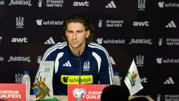 «Ми всі за цим сумуємо»: лідер збірної України заговорив про складні умови для гри команди